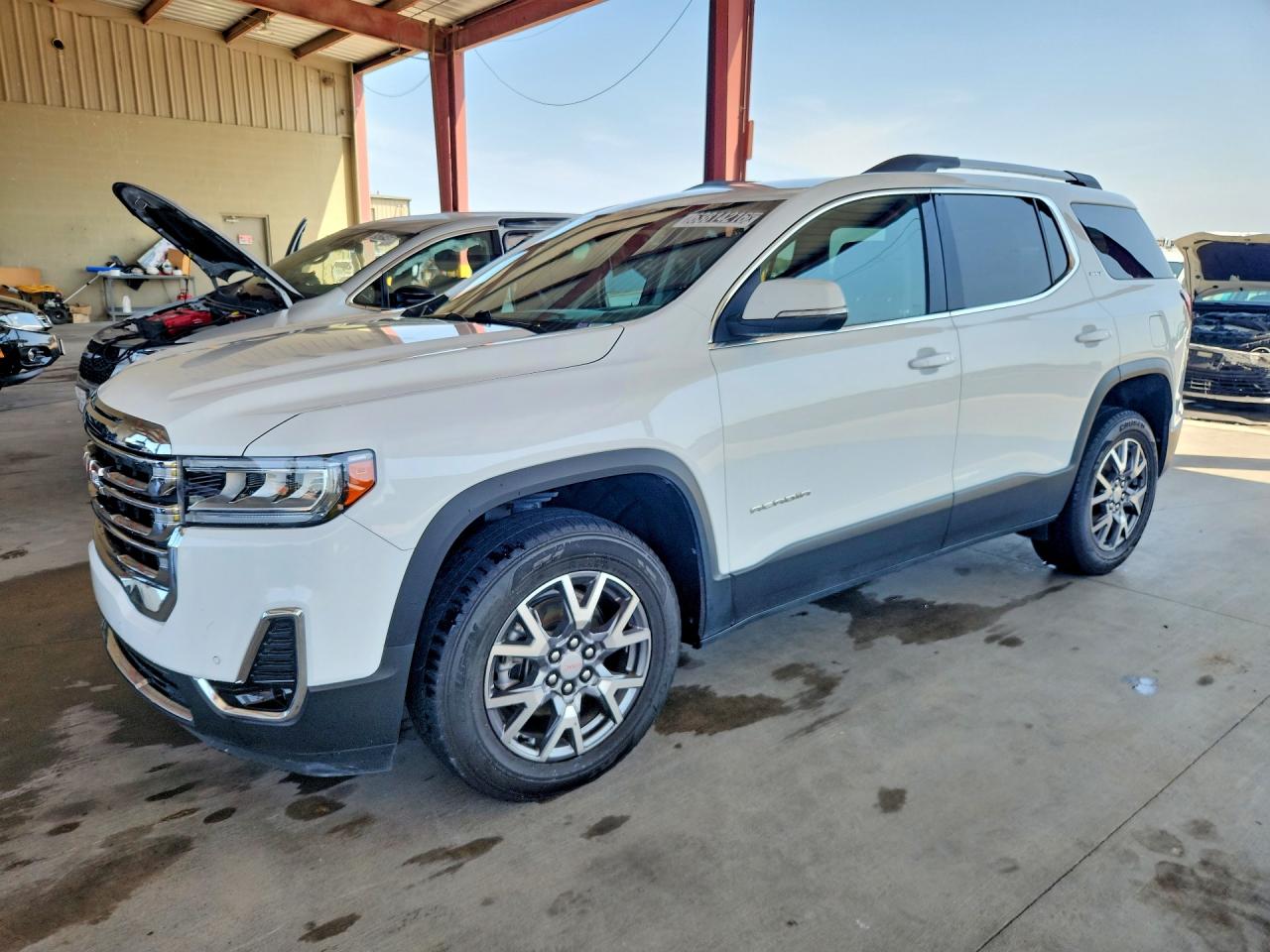2023 GMC ACADIA SLT