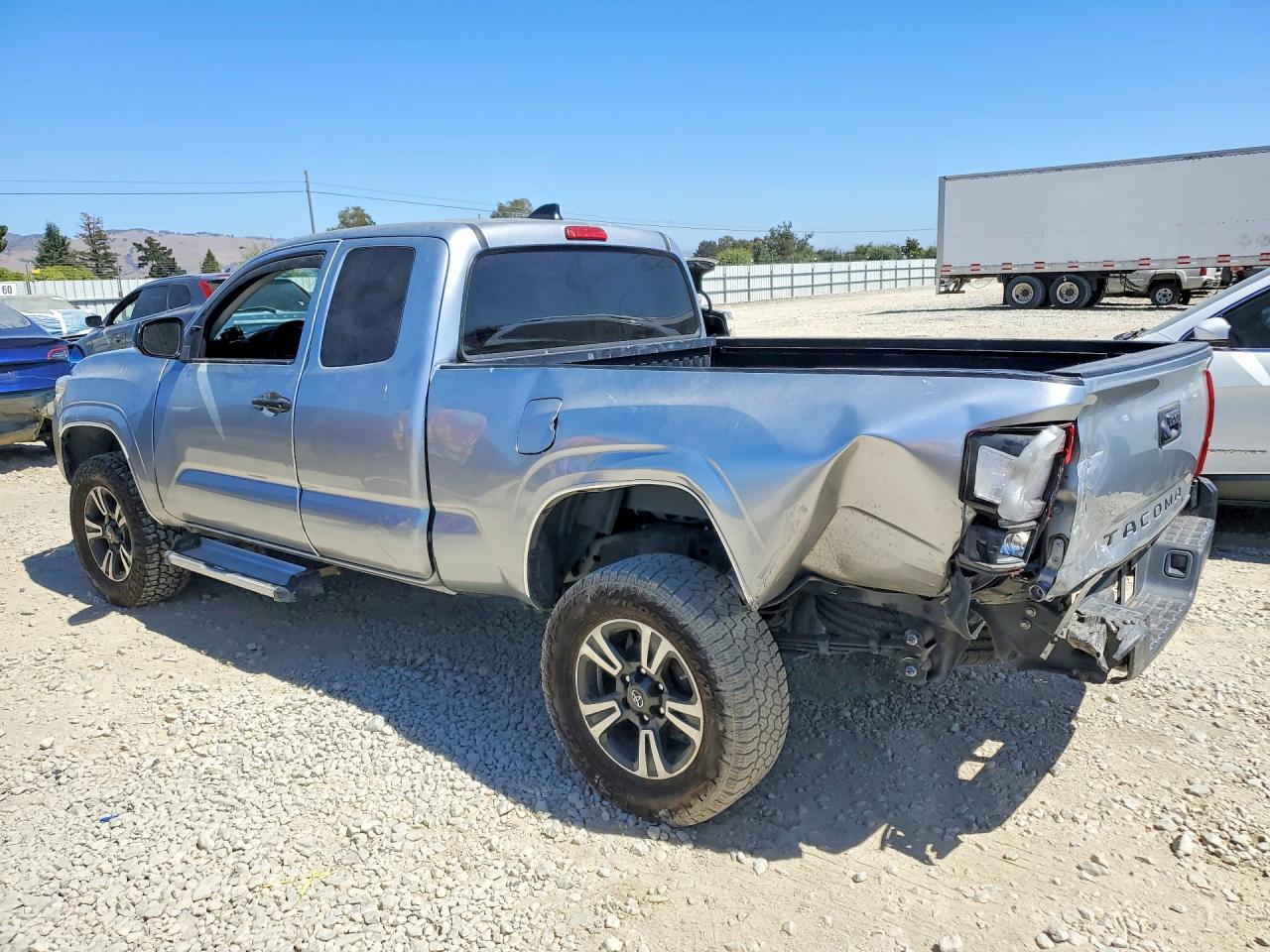 2022 TOYOTA TACOMA SR — снимка 2