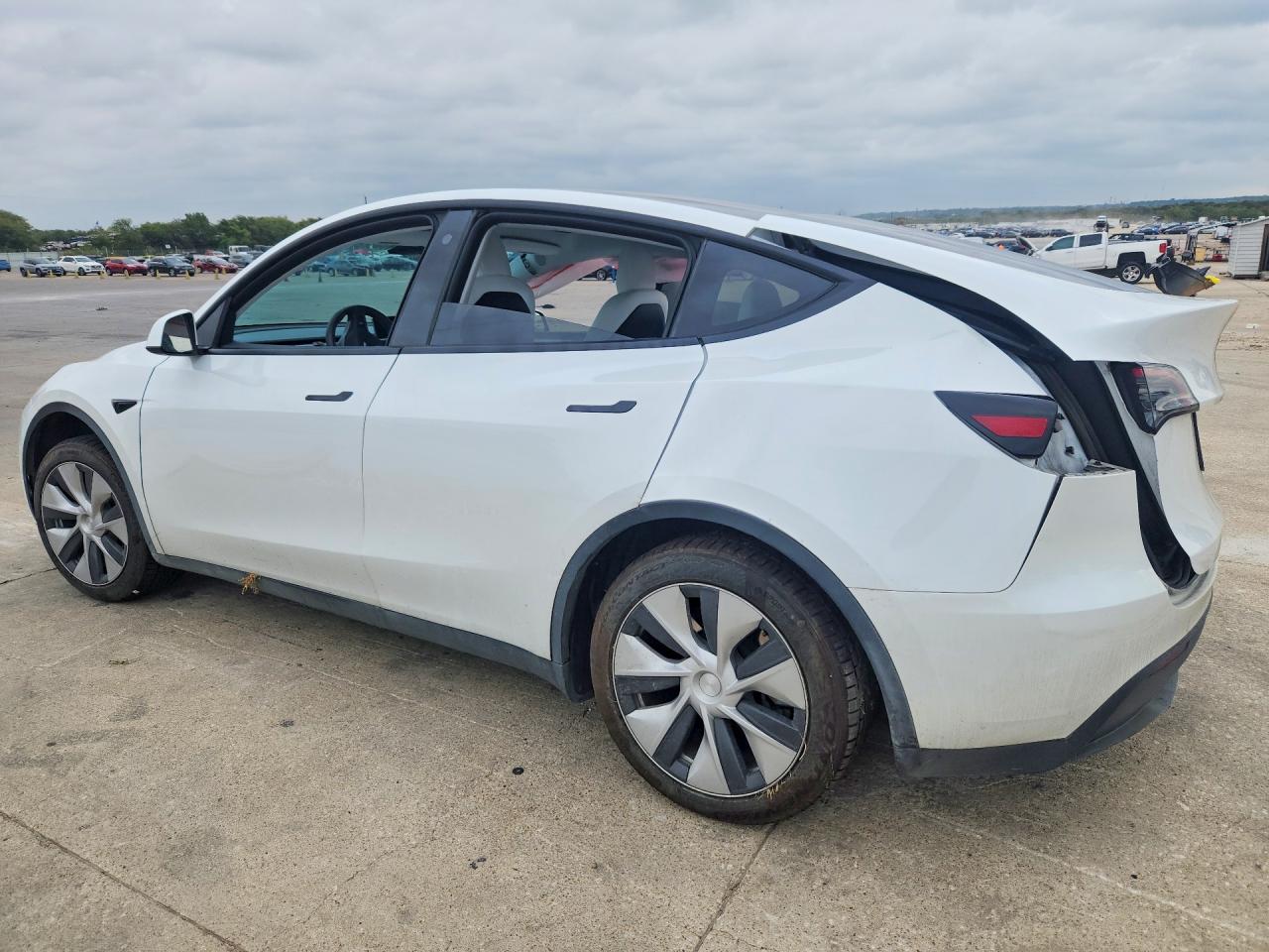 2023 TESLA MODEL Y — снимка 2