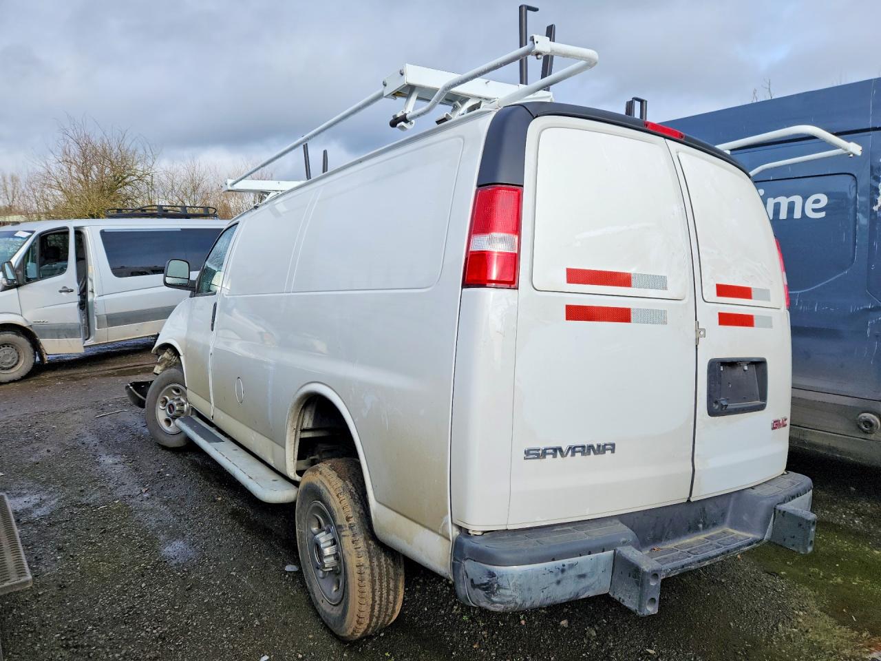 2021 GMC SAVANA G2500 — снимка 2