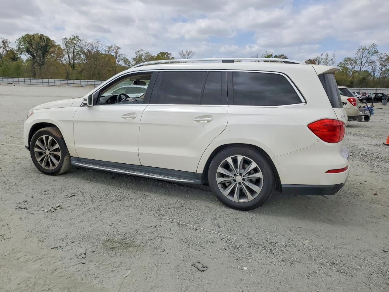 2015 MERCEDES-BENZ GL 450 4MATIC — снимка 2