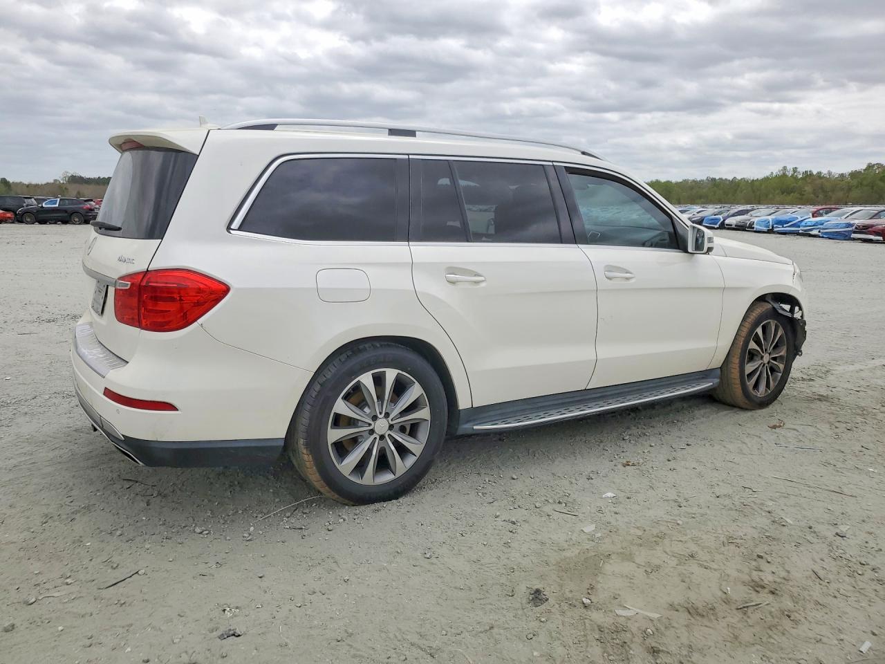 2015 MERCEDES-BENZ GL 450 4MATIC — снимка 3