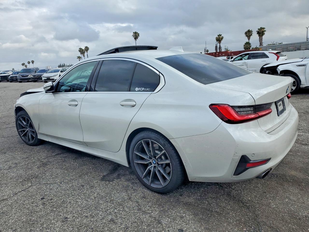 2021 BMW 330I — снимка 2