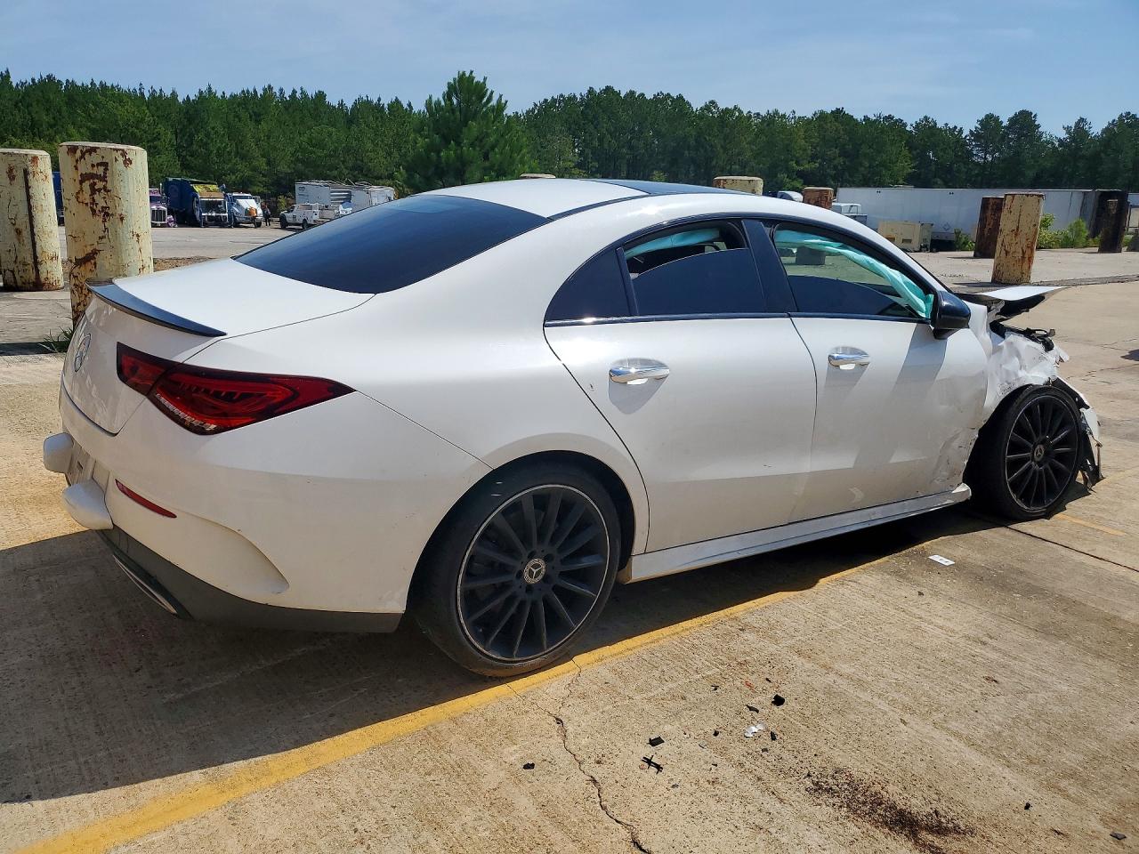 2022 MERCEDES-BENZ CLA 250 4MATIC — снимка 3
