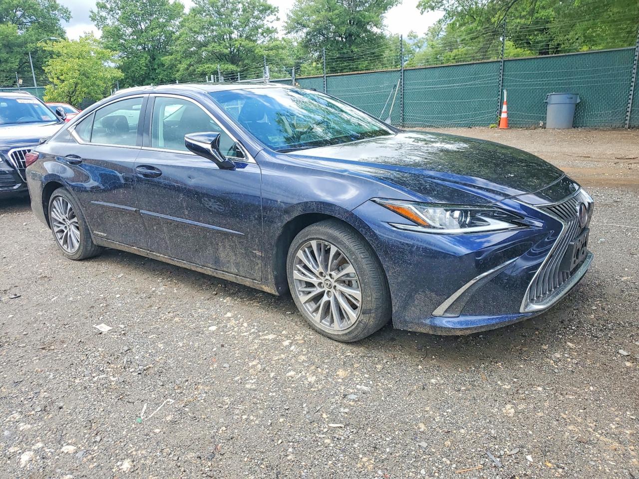 2021 LEXUS ES 300H — снимка 4