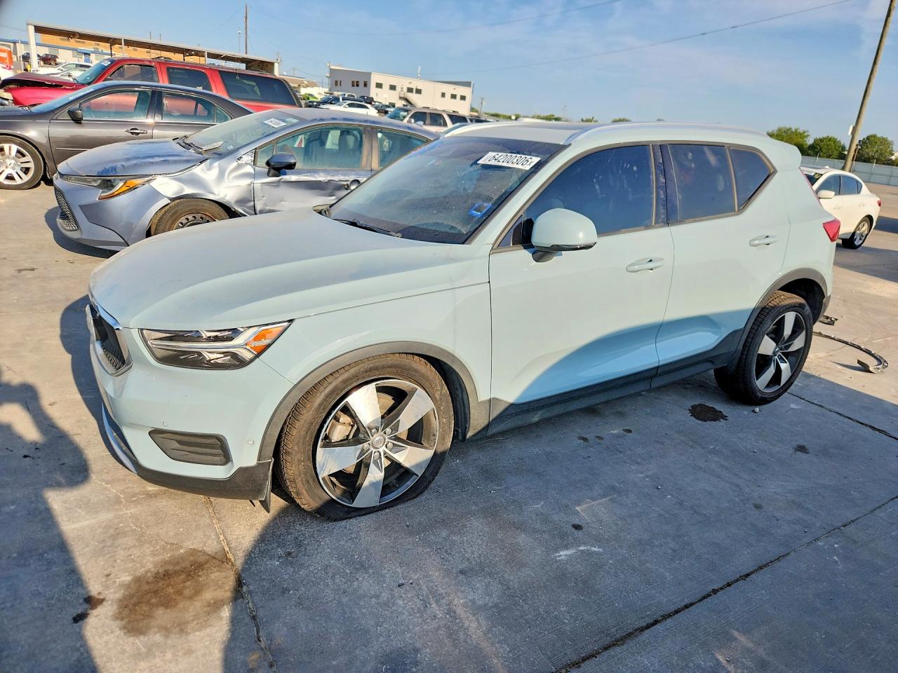2019 VOLVO XC40 T5 MOMENTUM
