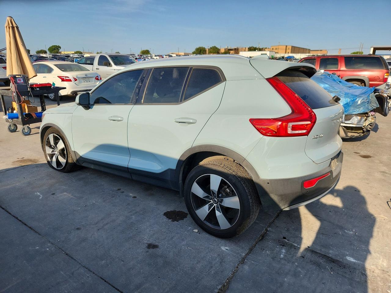2019 VOLVO XC40 T5 MOMENTUM — снимка 2