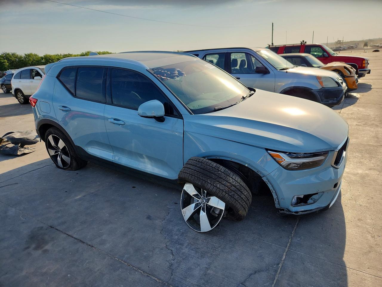 2019 VOLVO XC40 T5 MOMENTUM — снимка 4