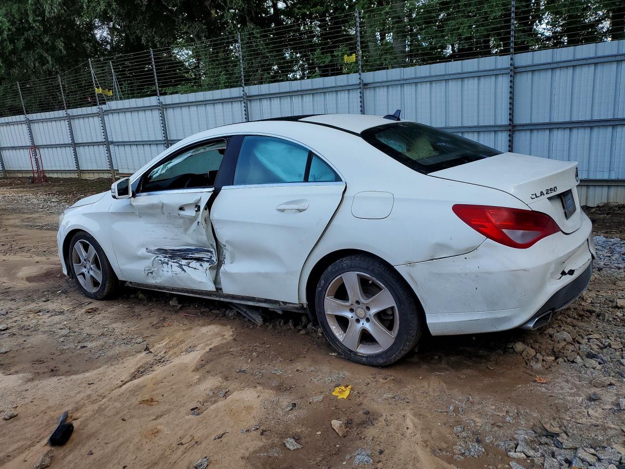 2016 MERCEDES-BENZ CLA 250 4MATIC — снимка 2