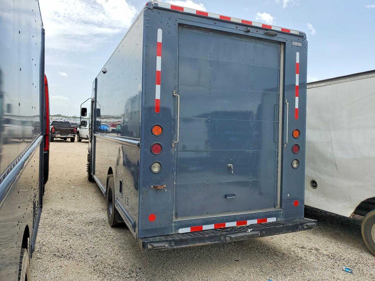 2021 FORD F59 — снимка 2