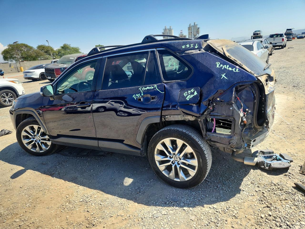 2021 TOYOTA RAV4 XLE PREMIUM — снимка 2