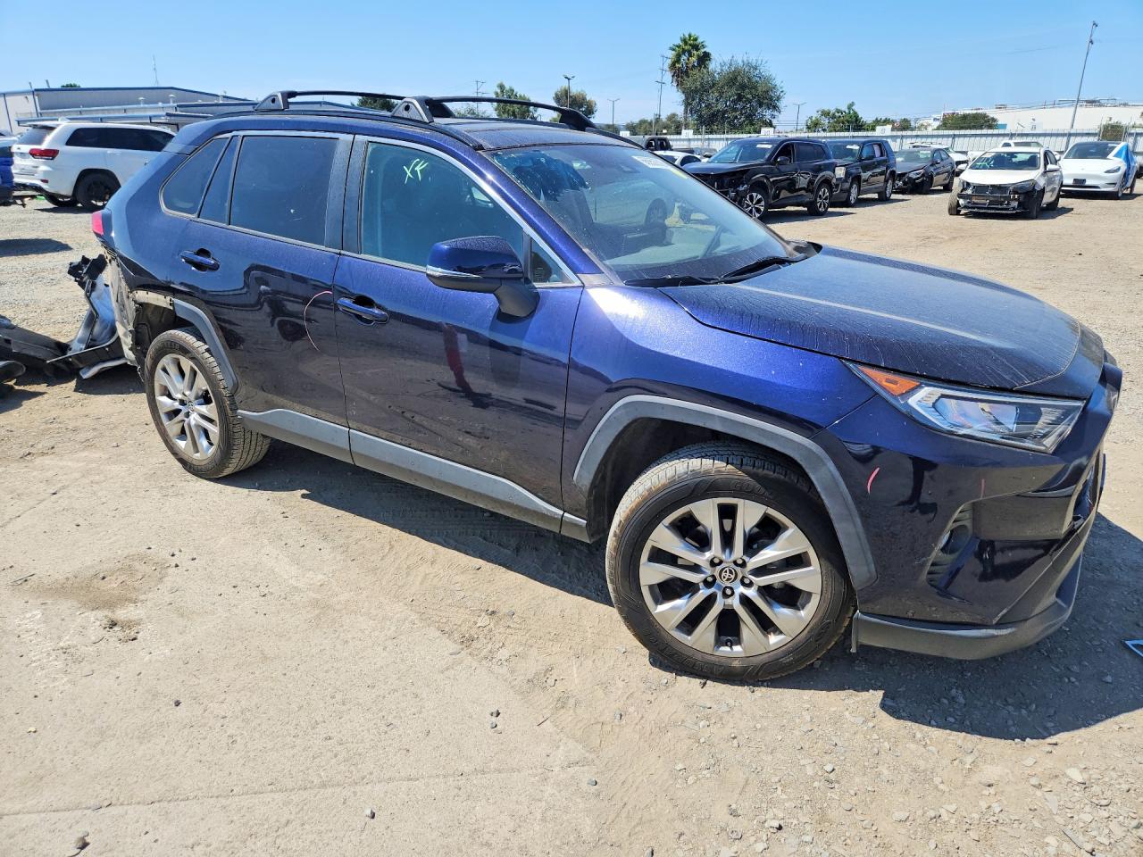 2021 TOYOTA RAV4 XLE PREMIUM — снимка 4