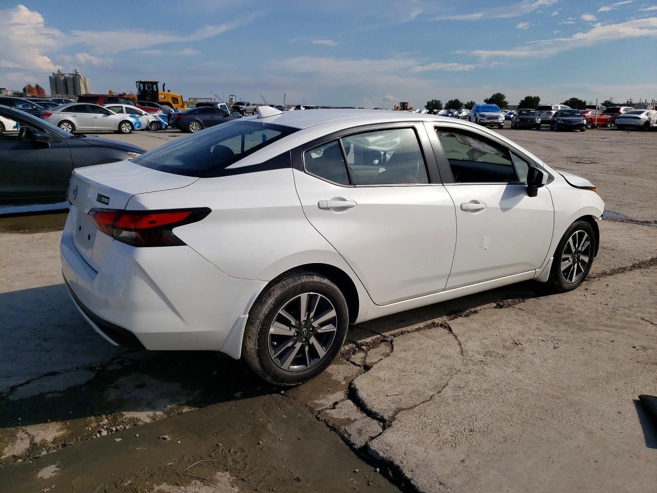 2025 NISSAN VERSA SV — photo 3