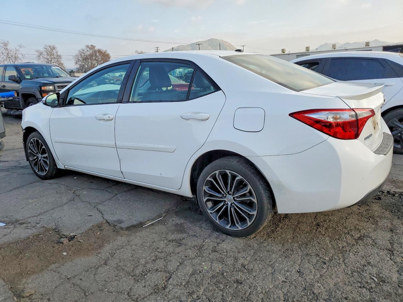 2016 TOYOTA COROLLA S PLUS — снимка 2
