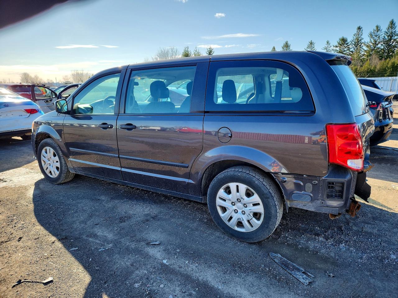 2015 DODGE GRAND CARAVAN SE — снимка 2