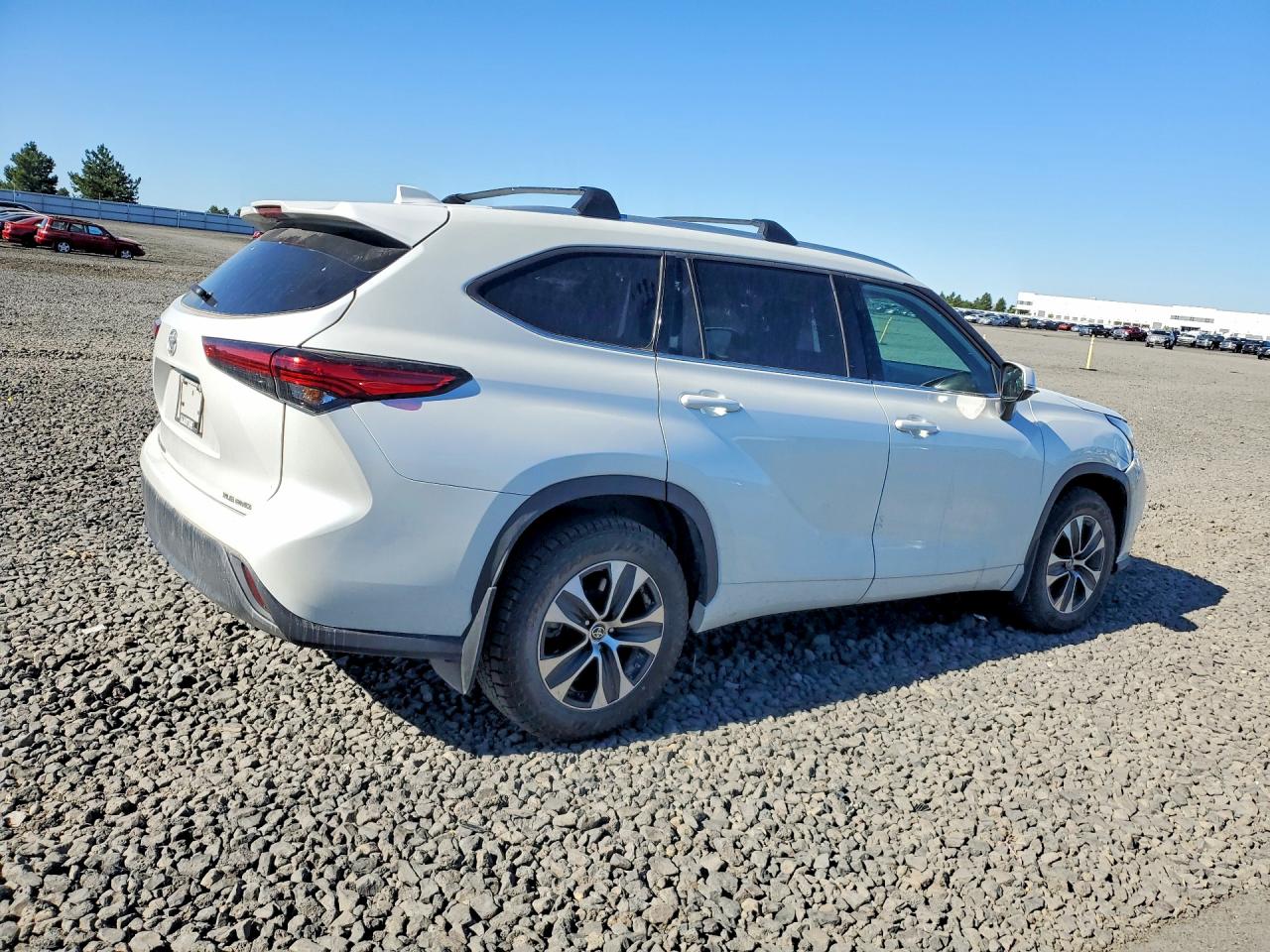 2022 TOYOTA HIGHLANDER XLE — снимка 3