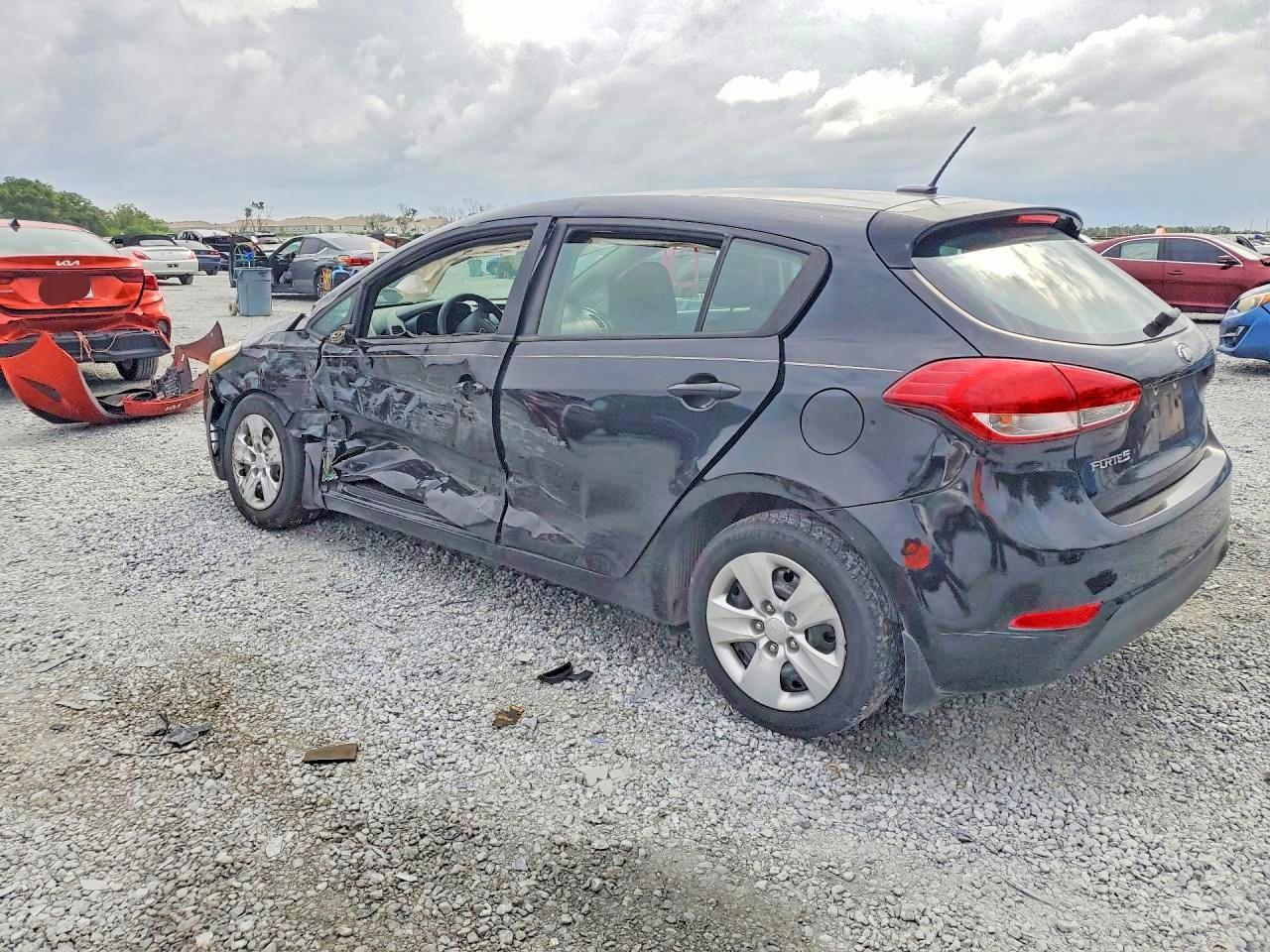 2018 KIA FORTE5 LX — снимка 2