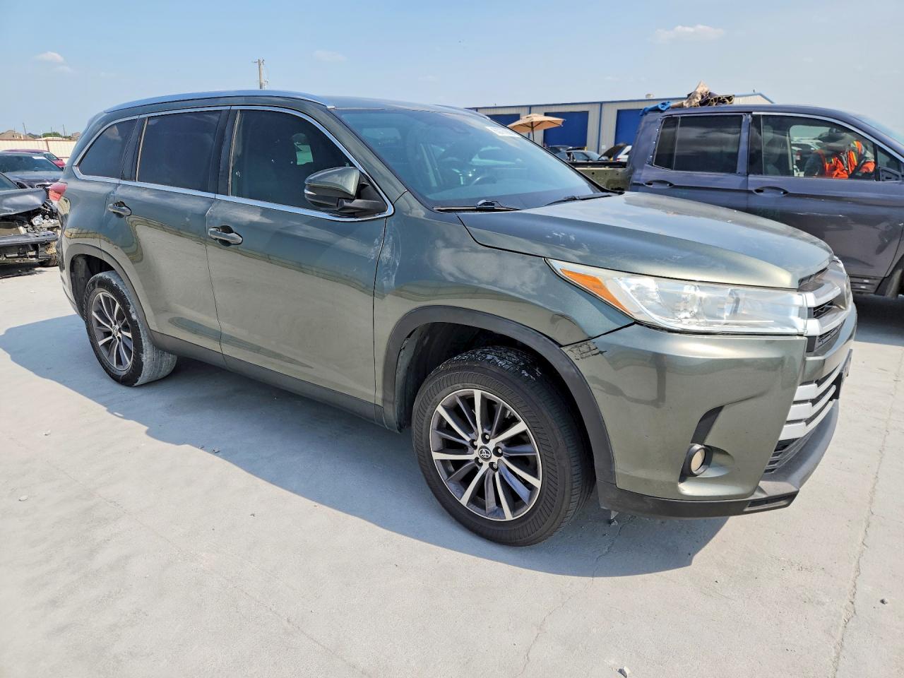 2019 TOYOTA HIGHLANDER XLE — снимка 4