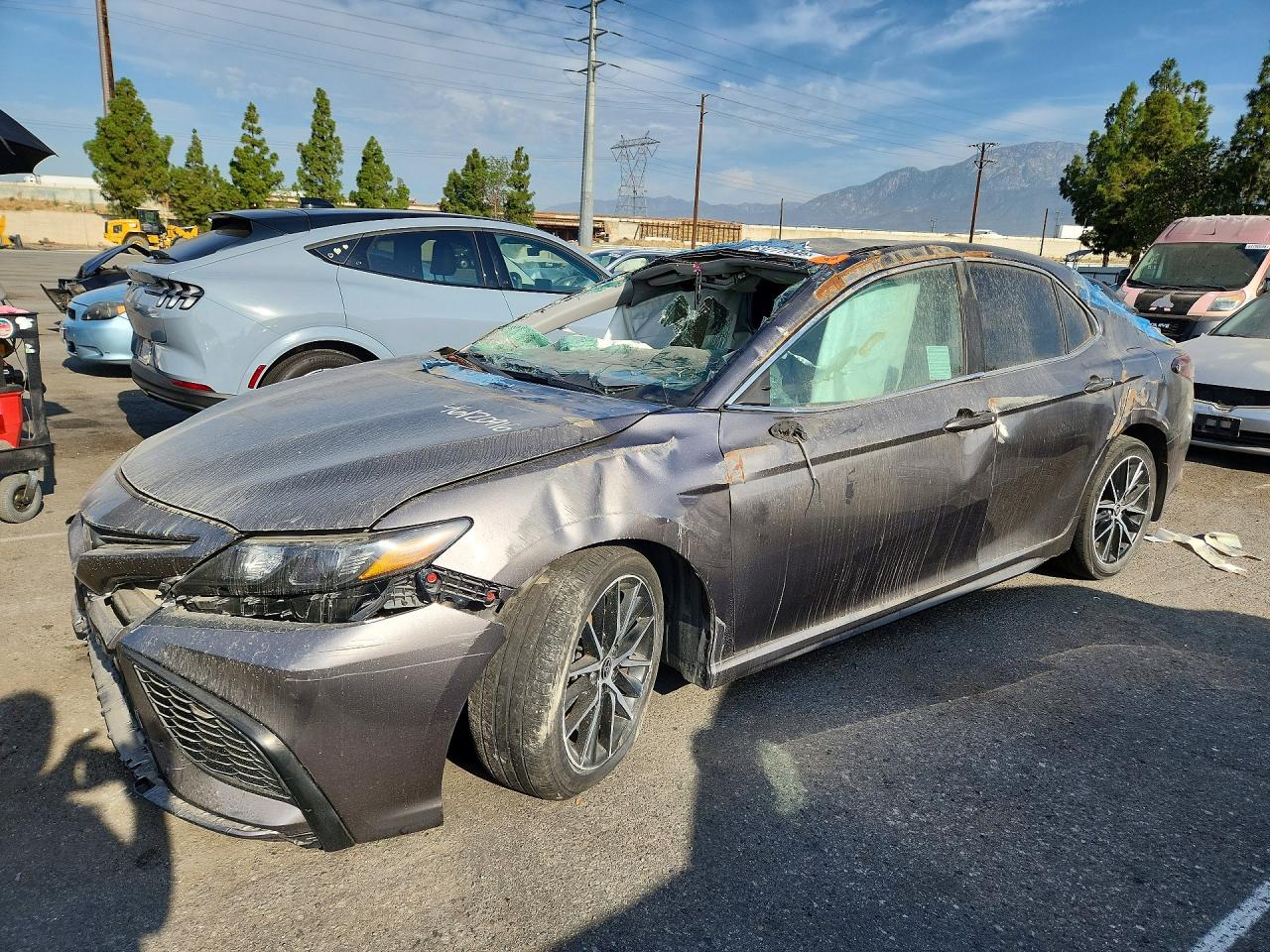 2021 TOYOTA CAMRY SE
