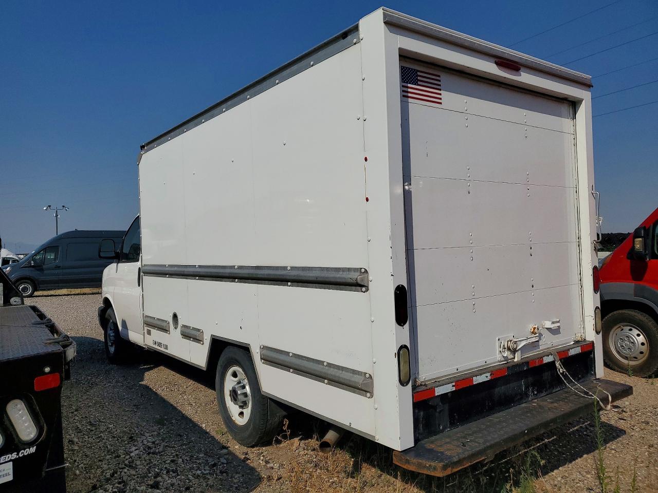 2015 GMC SAVANA CUTAWAY G3500 — снимка 2