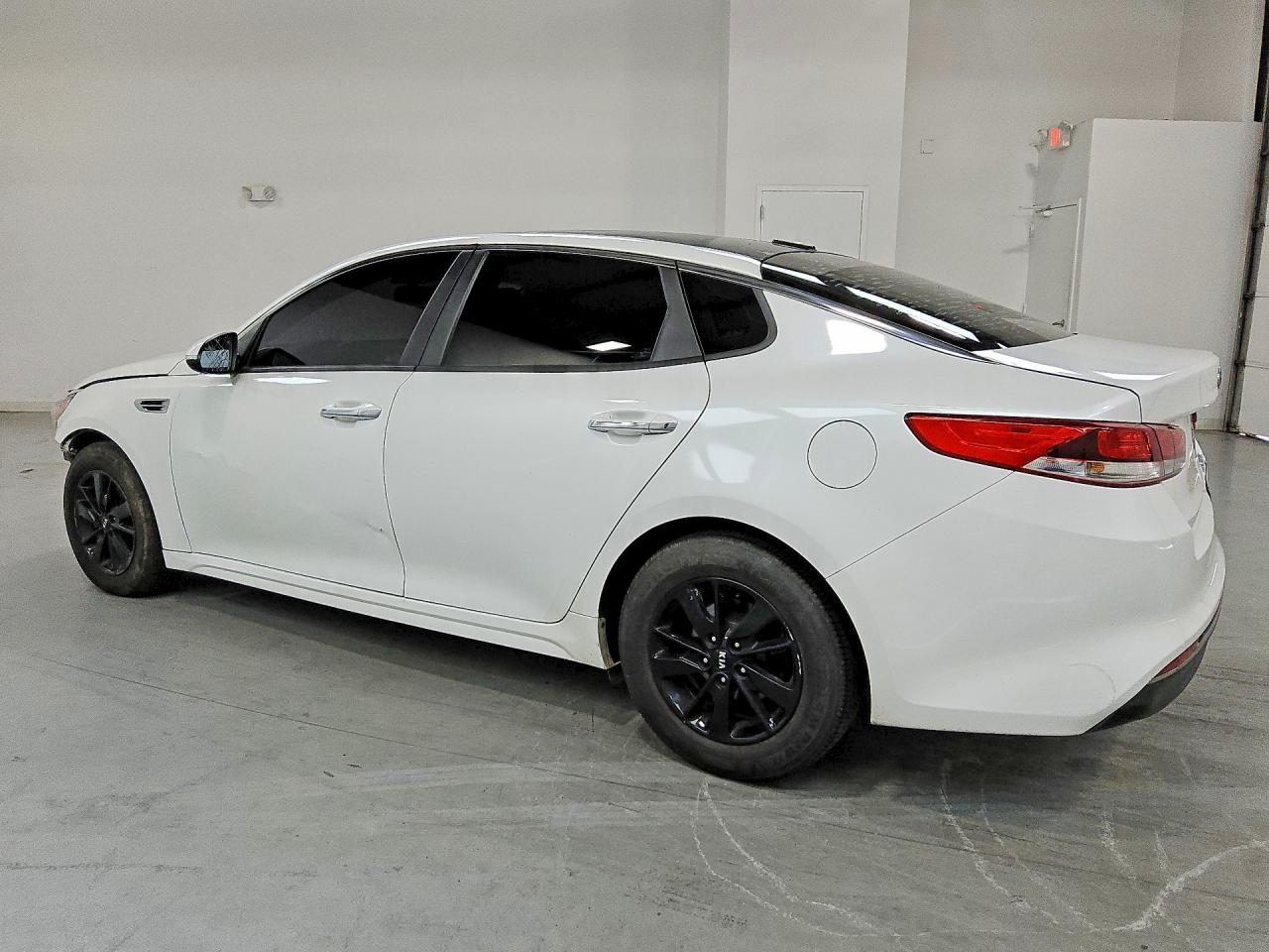 2016 KIA OPTIMA LX — снимка 2