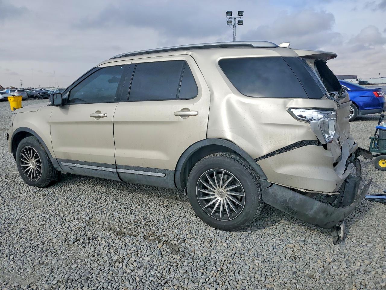 2017 FORD EXPLORER XLT — снимка 2