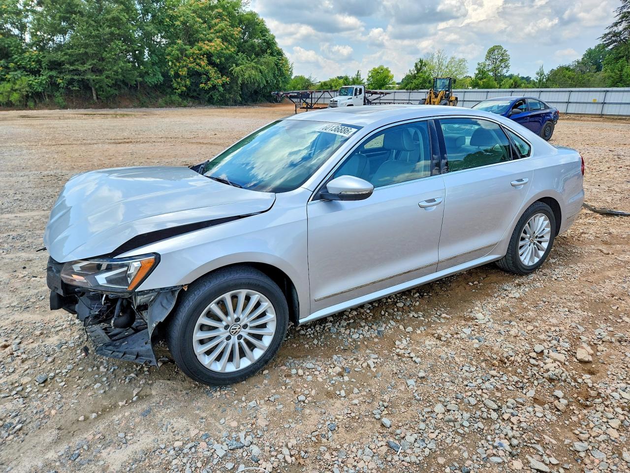 2016 VOLKSWAGEN PASSAT SE