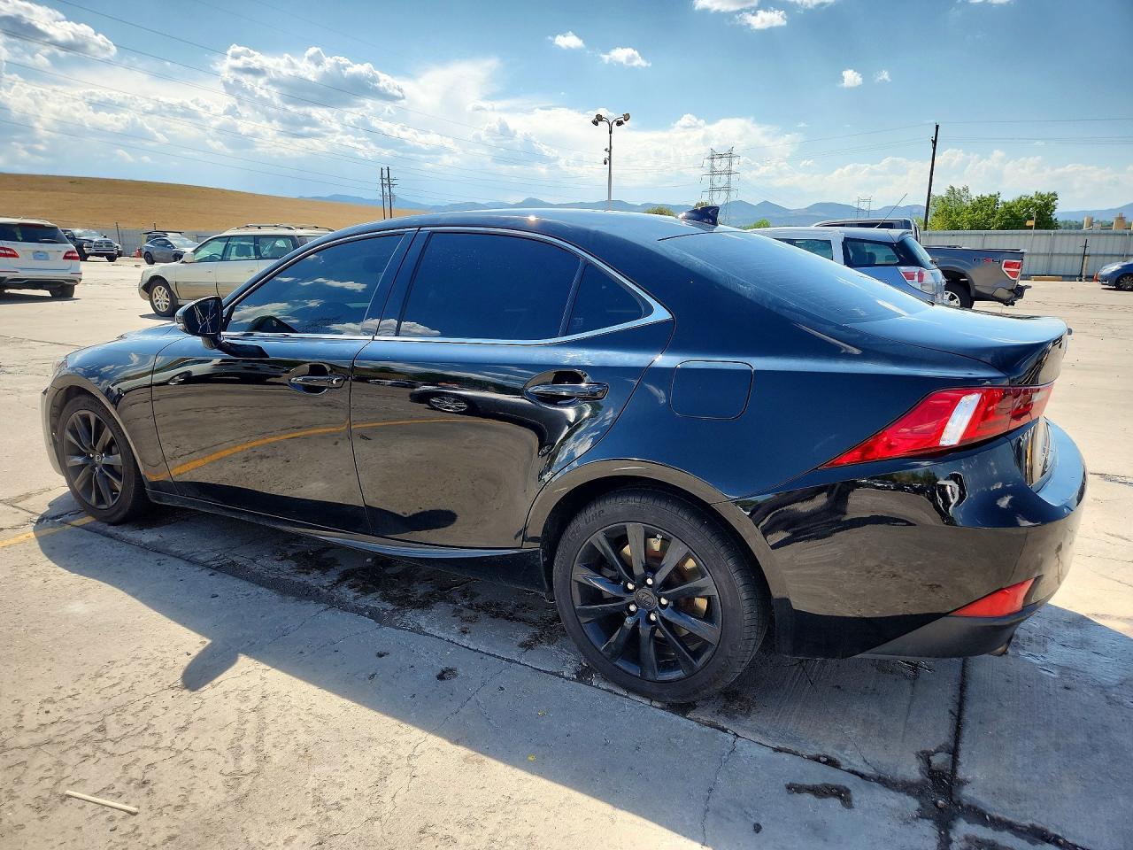 2016 LEXUS IS 300 — снимка 2