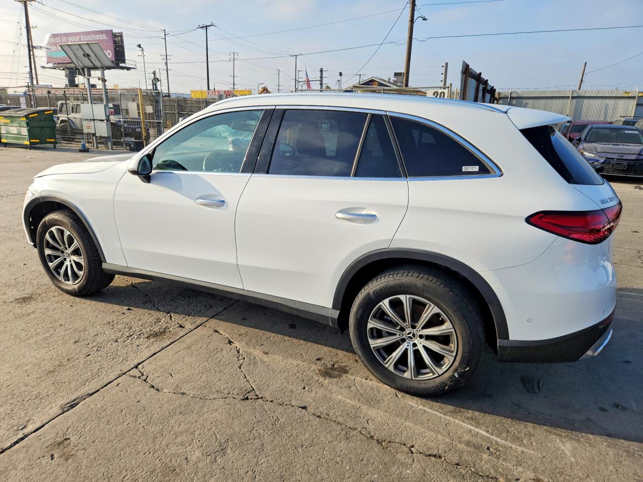 2025 MERCEDES-BENZ GLC 300 — снимка 2