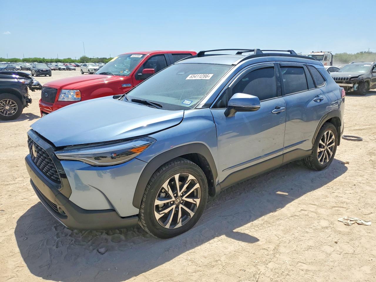 2024 TOYOTA COROLLA CROSS XLE