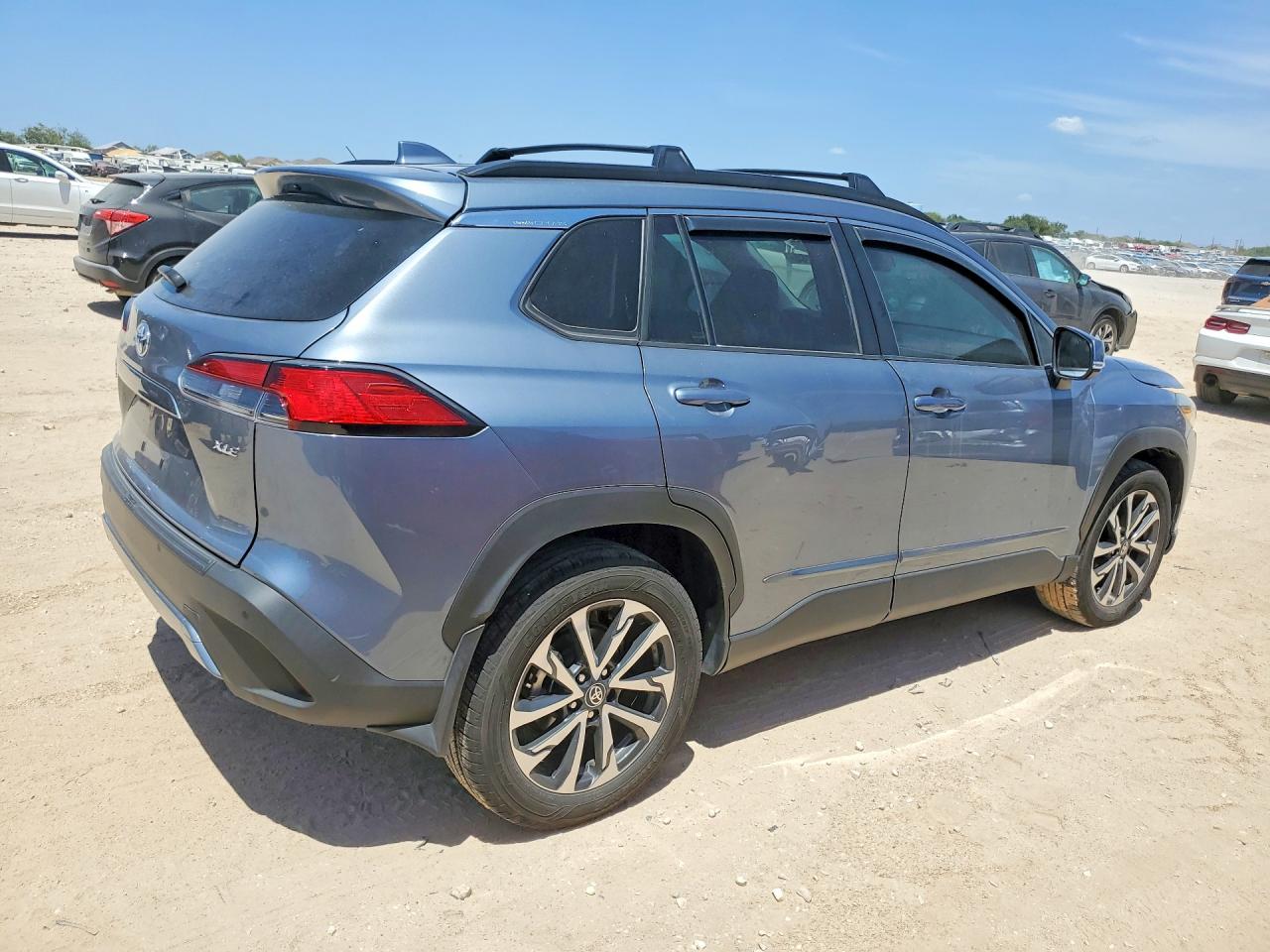 2024 TOYOTA COROLLA CROSS XLE — снимка 3