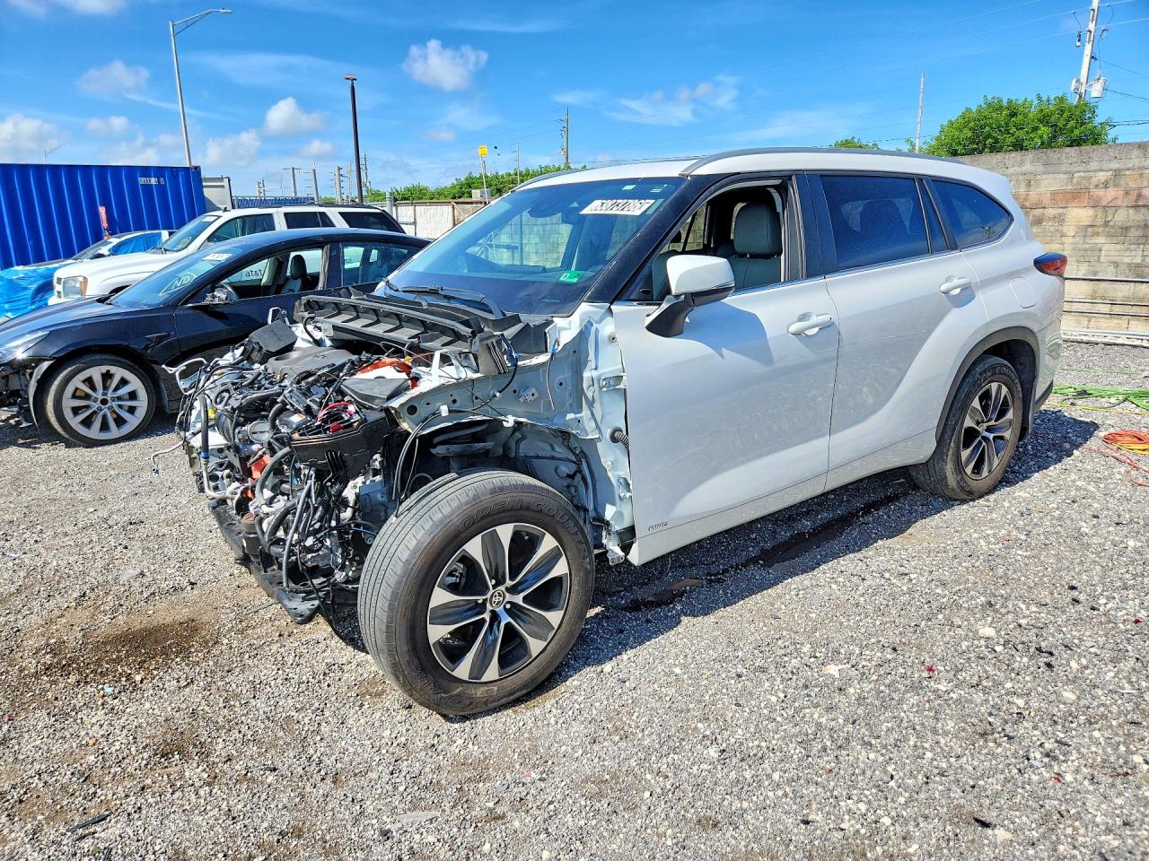 2025 TOYOTA HIGHLANDER HYBRID XLE