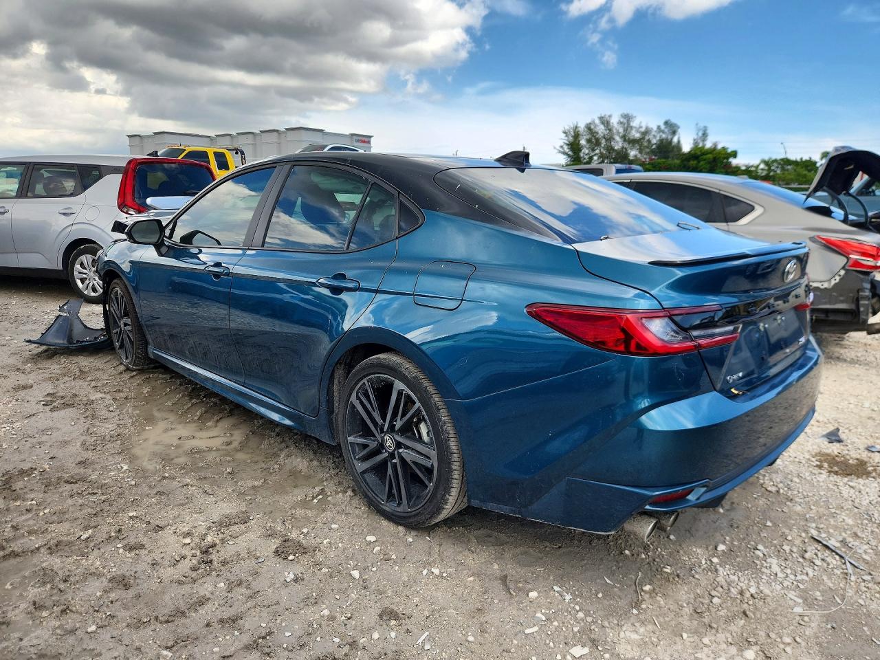 2026 TOYOTA CAMRY XSE — снимка 2