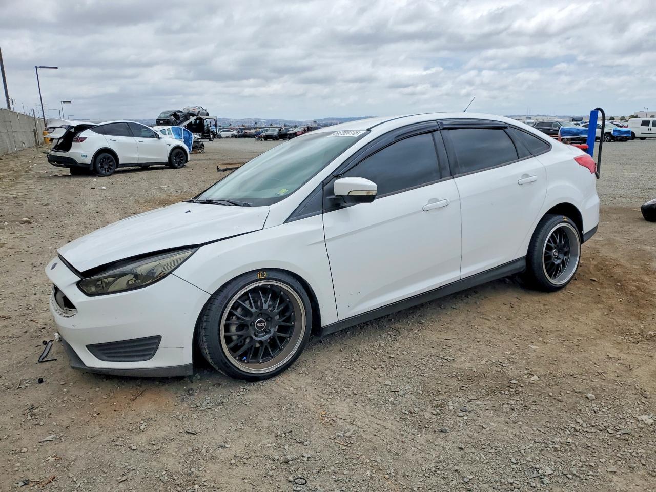 2015 FORD FOCUS SE