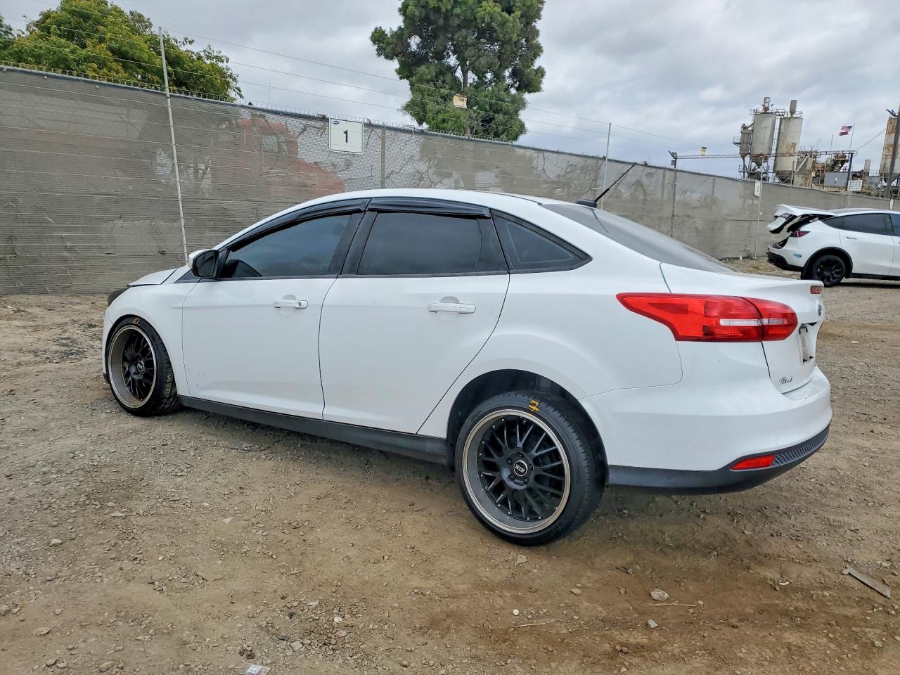 2015 FORD FOCUS SE — снимка 2