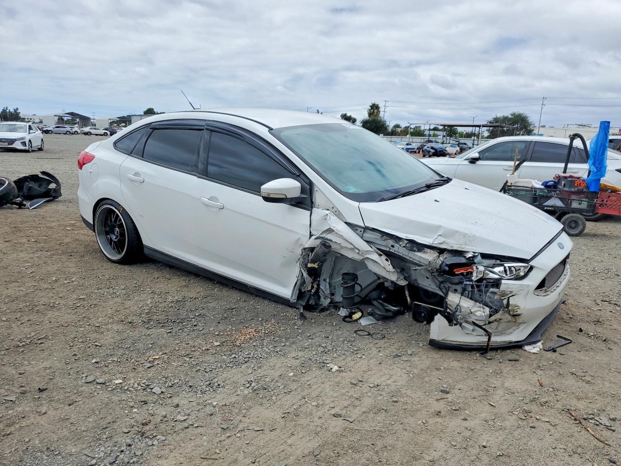 2015 FORD FOCUS SE — снимка 4