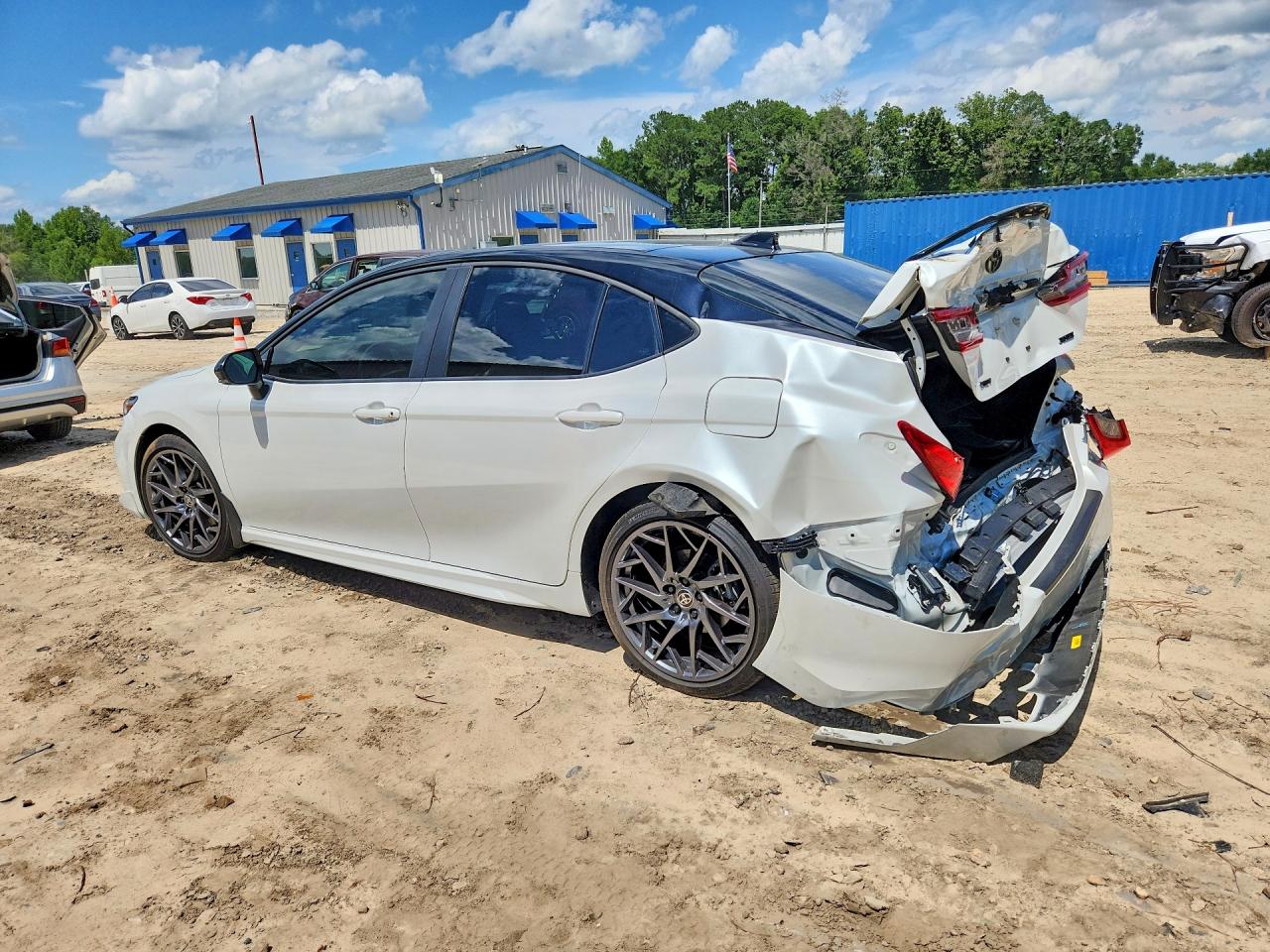 2025 TOYOTA CAMRY XSE — снимка 2