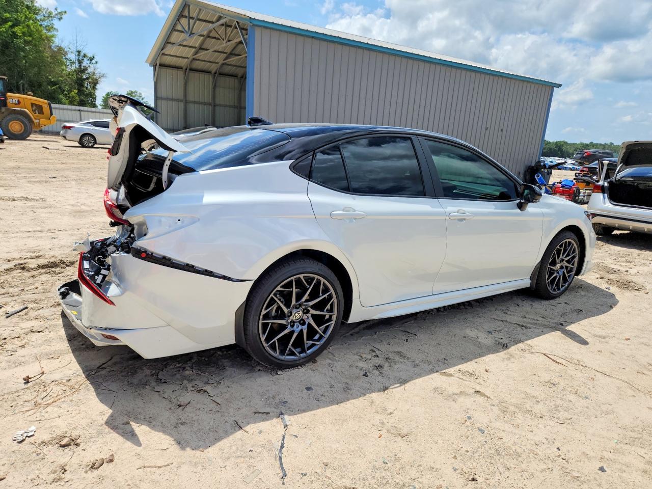 2025 TOYOTA CAMRY XSE — снимка 3