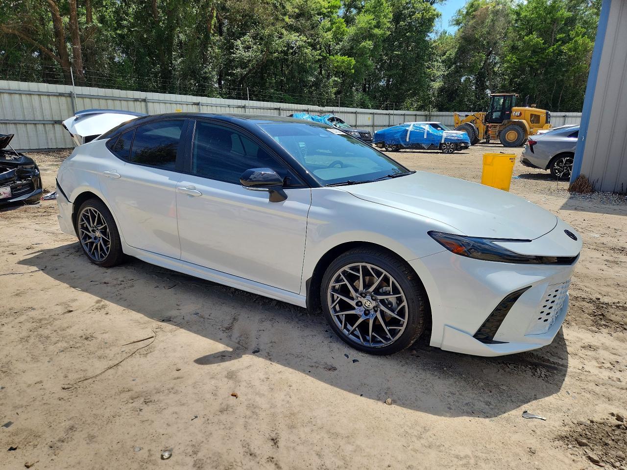 2025 TOYOTA CAMRY XSE — снимка 4