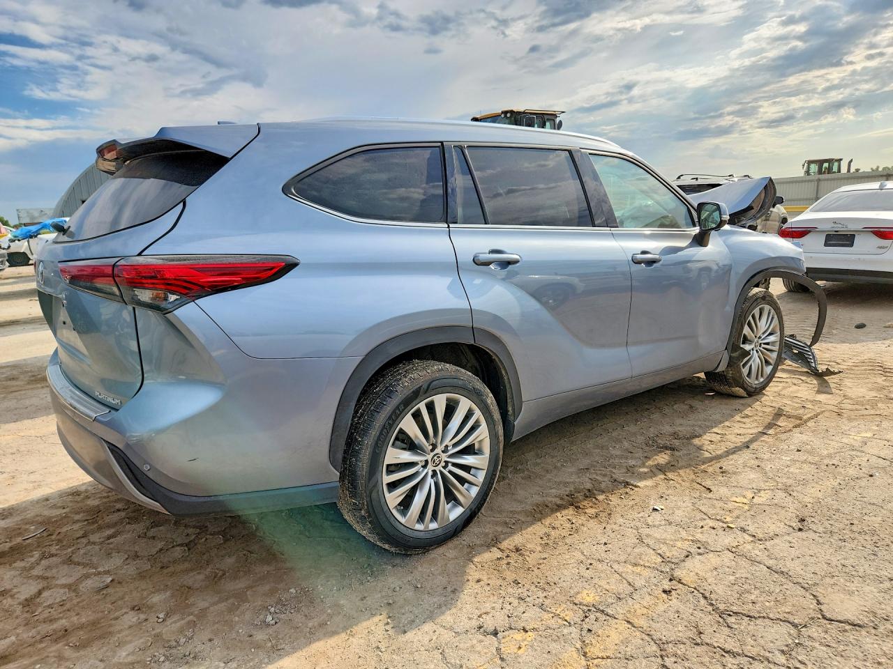 2023 TOYOTA HIGHLANDER PLATINUM — снимка 3