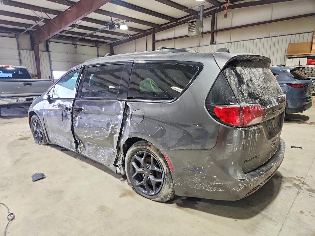 2018 CHRYSLER PACIFICA TOURING L PLUS — снимка 2