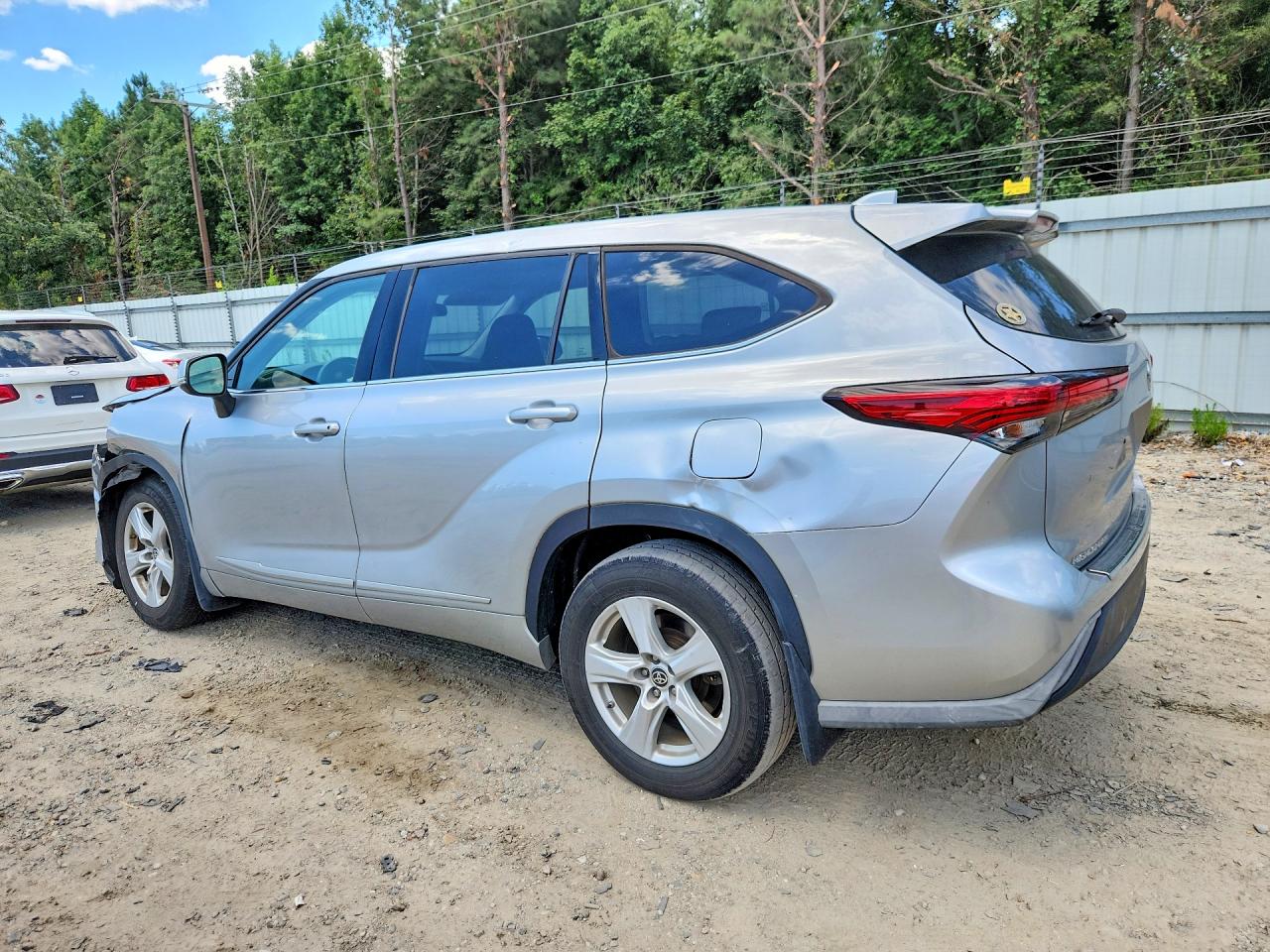 2020 TOYOTA HIGHLANDER LE — снимка 2