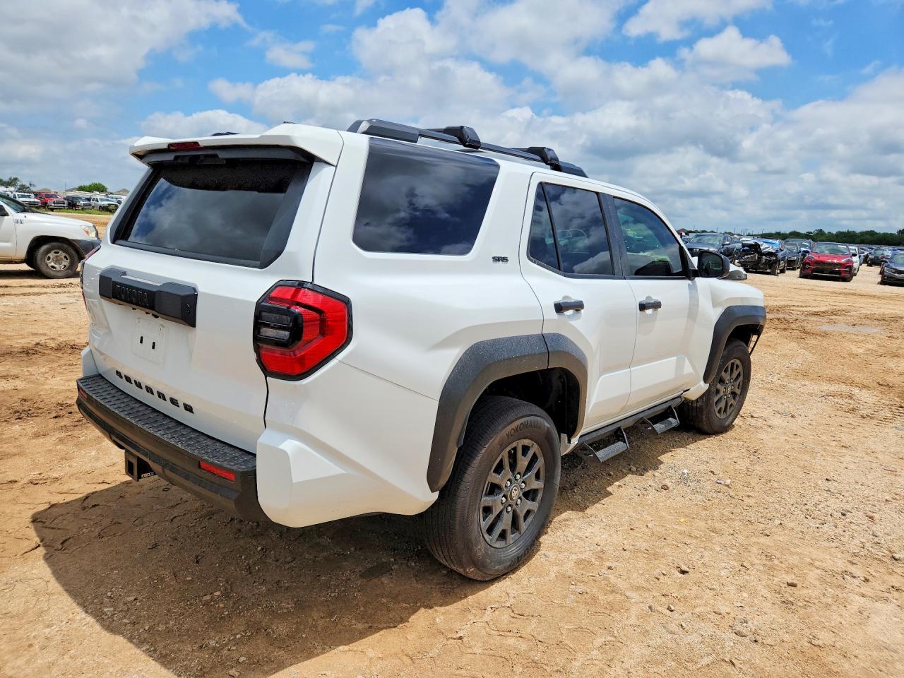 2026 TOYOTA 4RUNNER SR5 — снимка 3