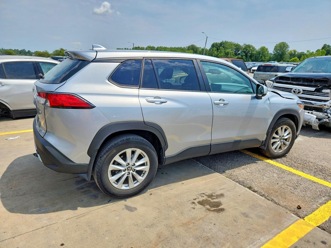 2024 TOYOTA COROLLA CROSS LE — снимка 3