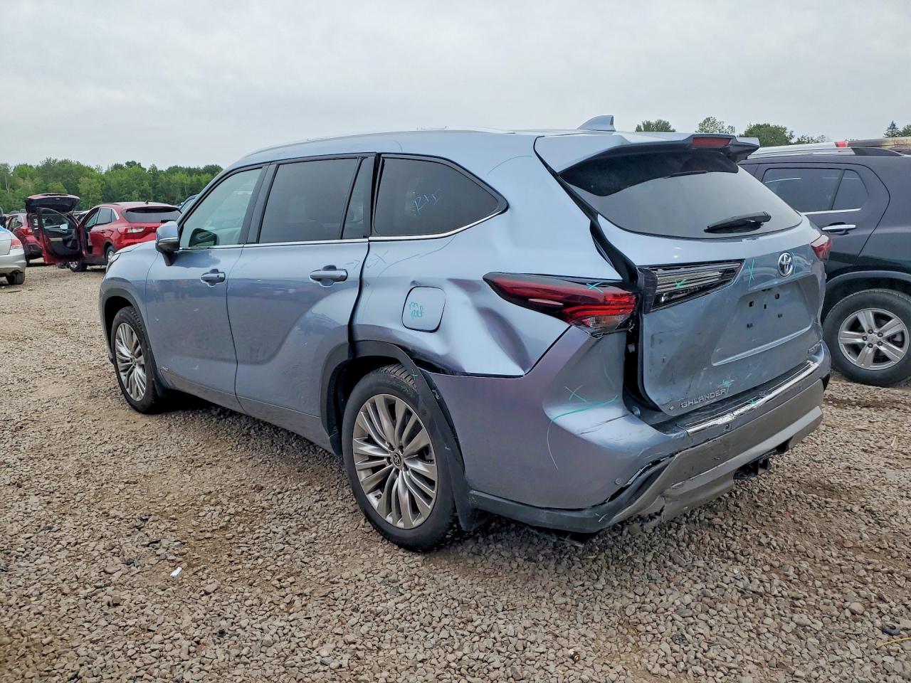 2024 TOYOTA HIGHLANDER HYBRID PLATINUM — снимка 2