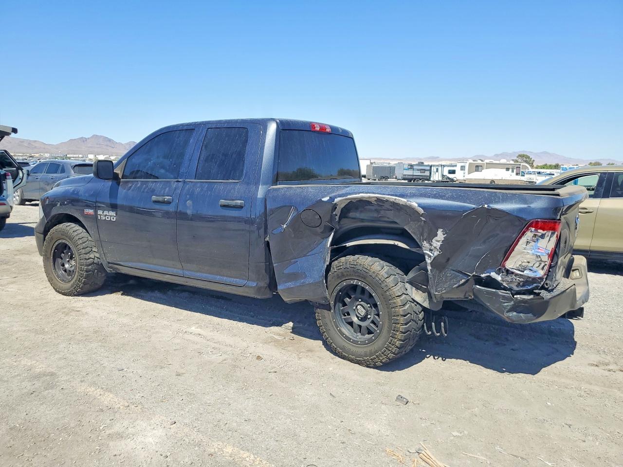 2017 RAM 1500 ST — снимка 2