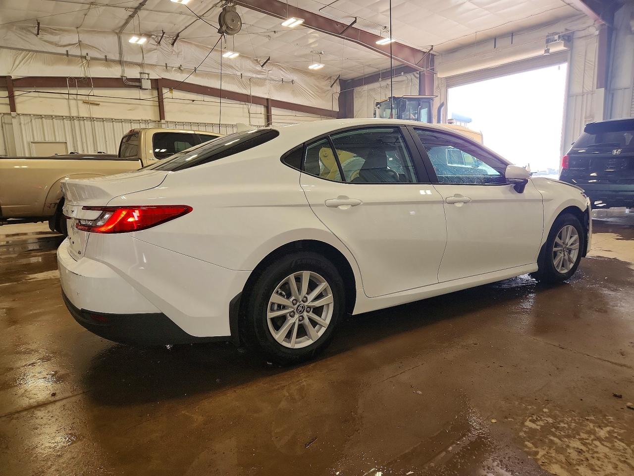 2026 TOYOTA CAMRY LE — снимка 3