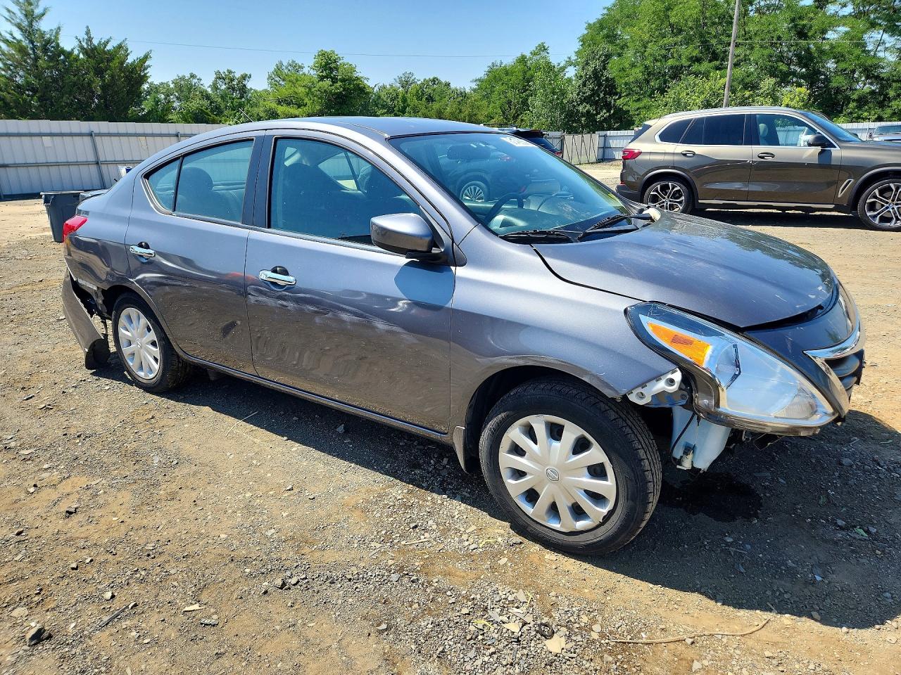 2019 NISSAN VERSA SV — снимка 4