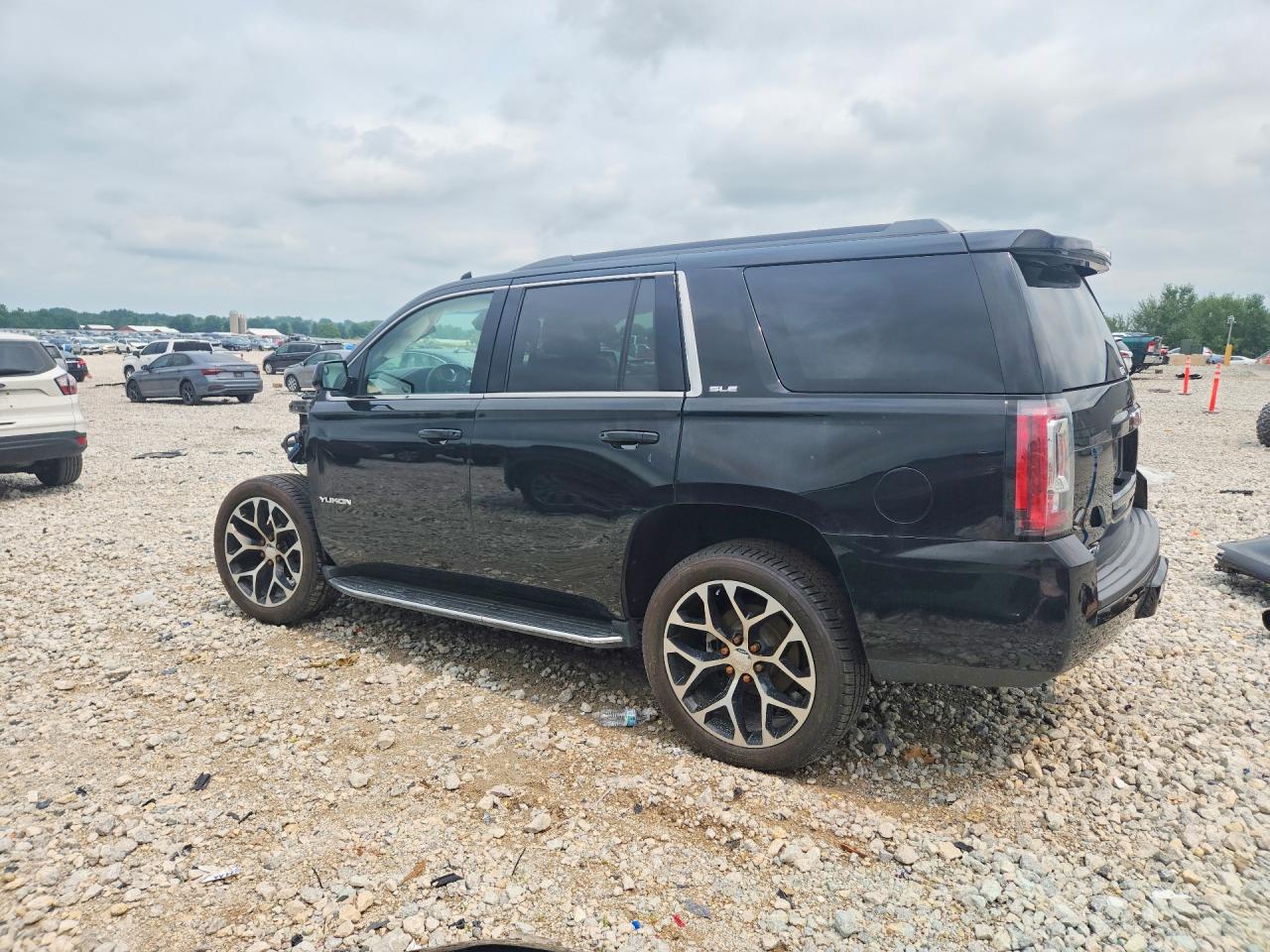 2018 GMC YUKON SLE — снимка 2