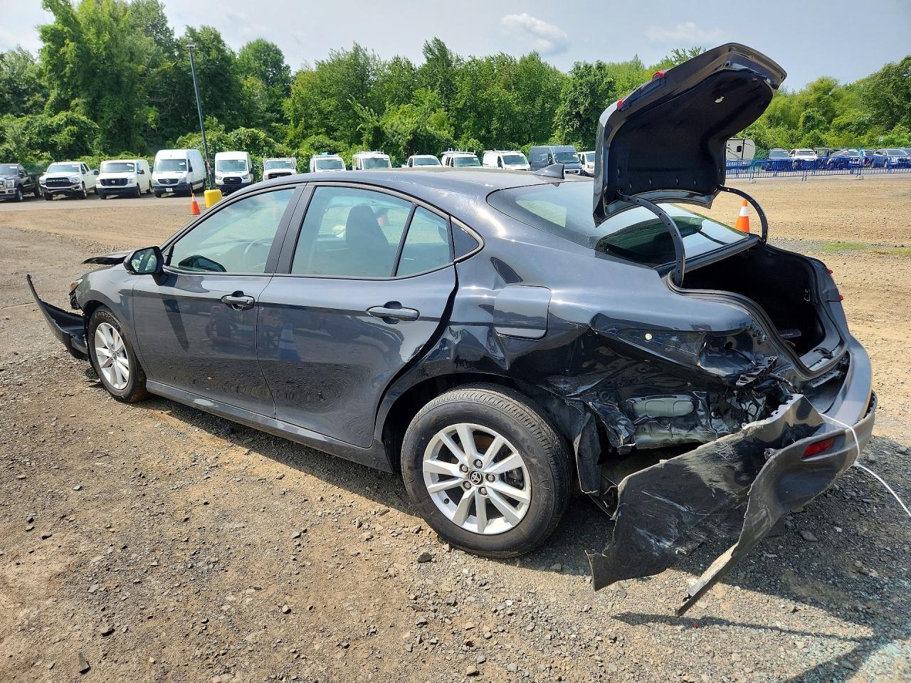 2025 TOYOTA CAMRY LE — снимка 2